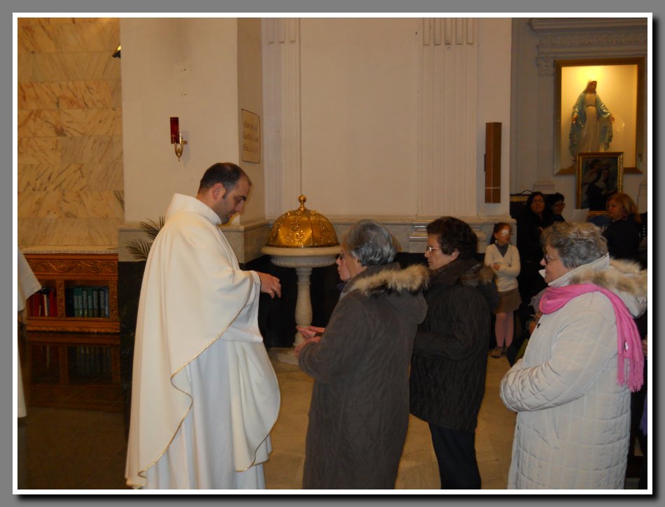 11-02-2011-madonna-lourdes (11)